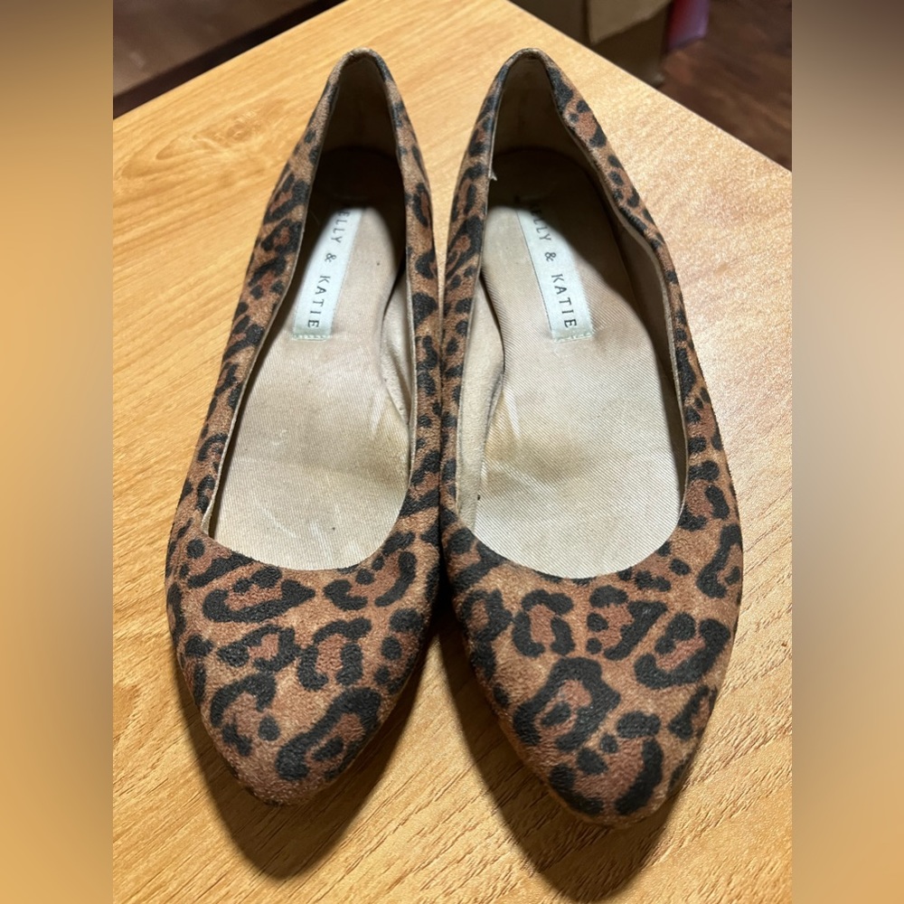 Leopard flat shoes
